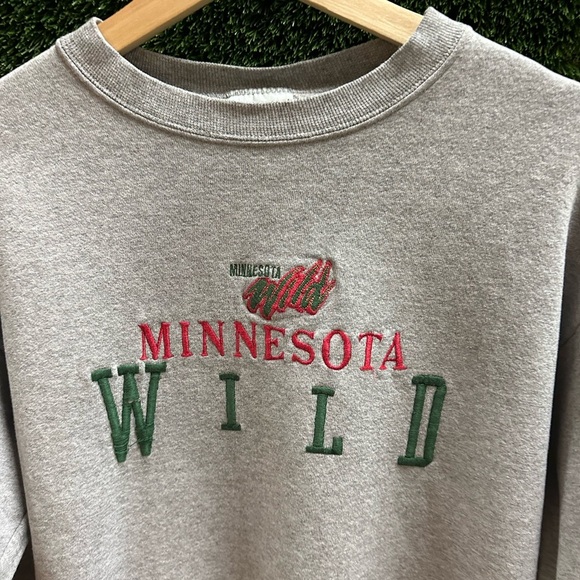 Vintage NHL Minnesota  Wild Spellout Crewneck Medium - Picture 4 of 4